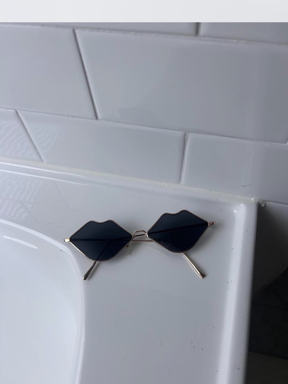 Black and gold lip sunglasses
